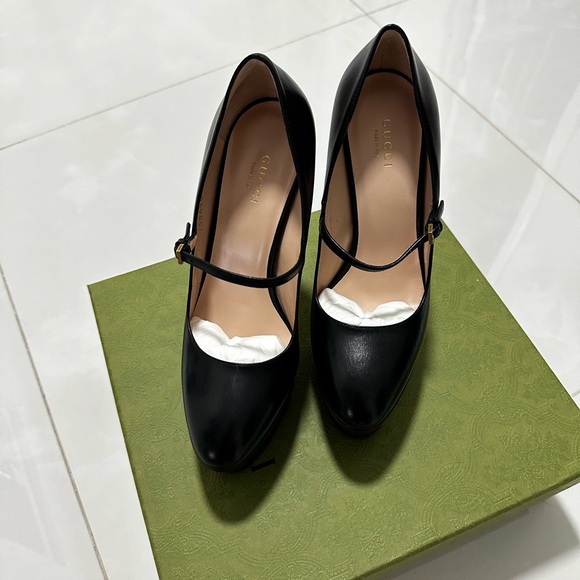 GUCCI Leather Platform Pumps - Picture 7 of 11